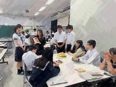 240619【写真】授業の風景29(1年「家庭基礎」、絵本読み聞かせワークショップ) (6).JPGのサムネイル画像