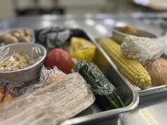 240911【写真】授業の風景39(3年「生活文化」、カポナータ、とうもろこしのポタージュ、ご飯) (1).JPEGのサムネイル画像