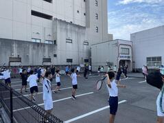 241116【写真】男子硬式テニス部（前期の活動報告、中学生の皆様へのメッセージ） (2).jpgのサムネイル画像