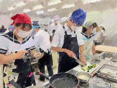 230913【写真】授業の風景49（２年「生活科学」、麻婆豆腐、レタスの中華スープ、きゅうりの和え物） (2).JPGのサムネイル画像