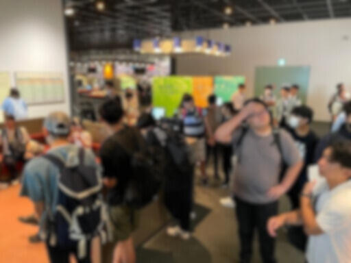 高3修学旅行「人と防災未来センター到着」
