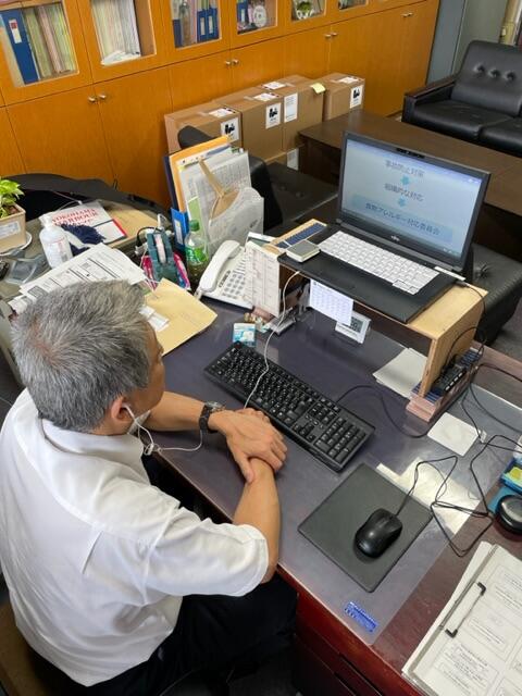 校長先生も夏季研修中。