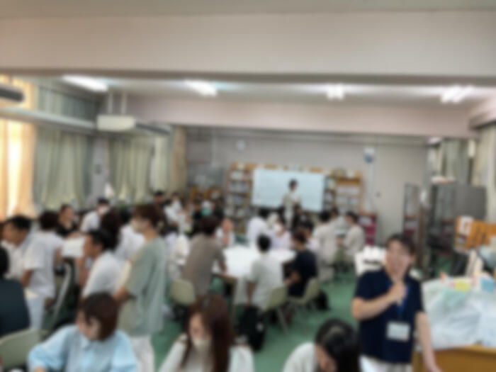 交流カフェ大盛況。