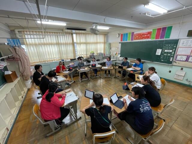 全ての学年やクラスでワークショップ研修実施中