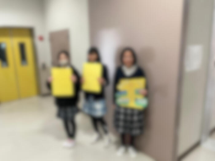 生徒会役員立候補者による選挙運動。