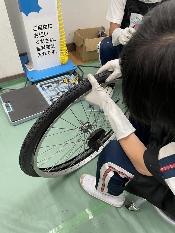 後輪を外して修理って...