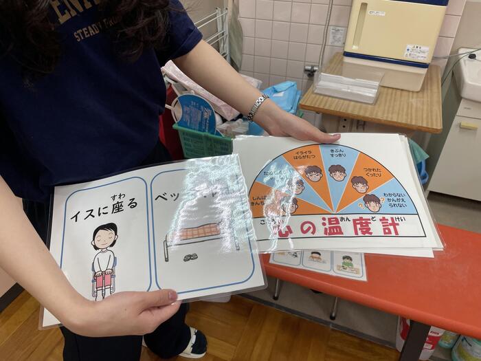 保健室でも教材づくり。