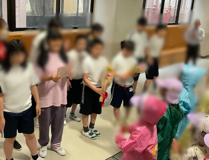 【小学部】お花とメッセージを届けてくれました！