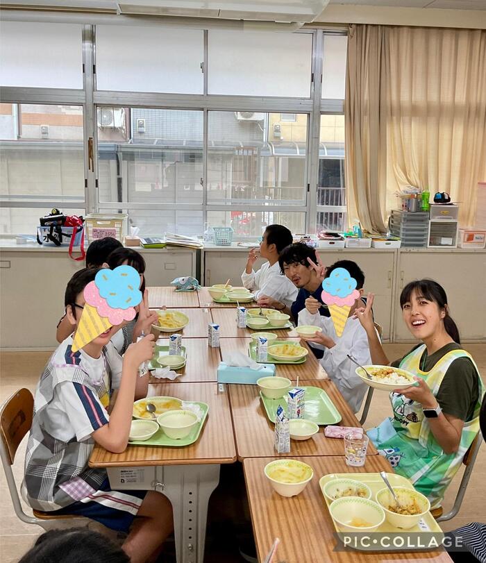 給食初日のおいしいカオ😊