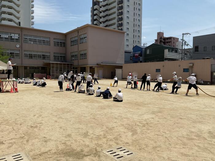 引っ張れ〜