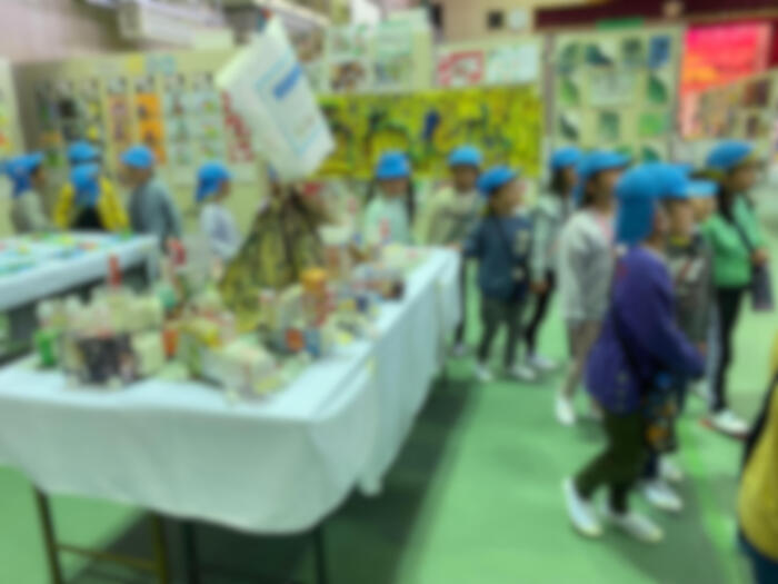 作品展に可愛いゲスト🩵