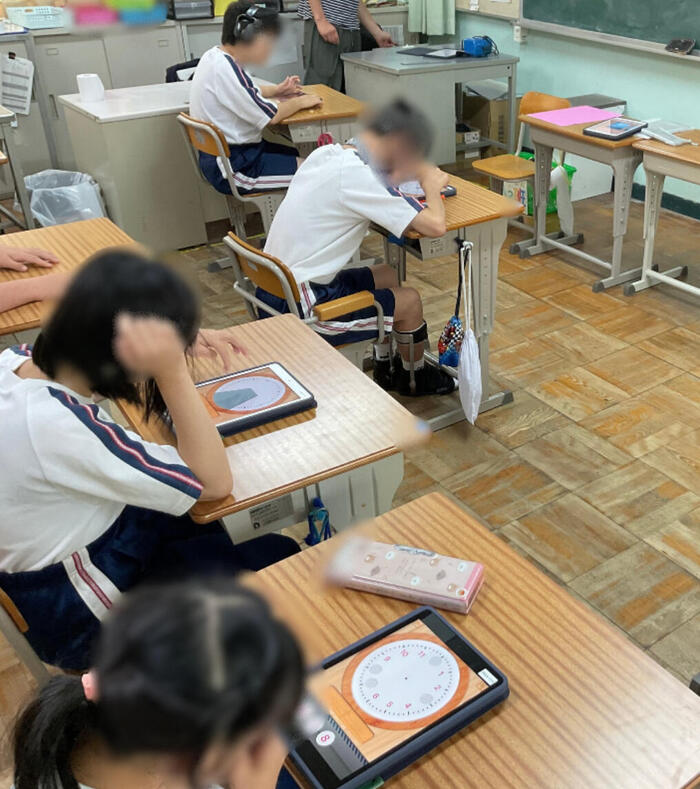 iPadを使って、「カチ・カチ・カチッ」と時計学習！
