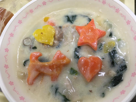 給食「バレンタイン メニュー」