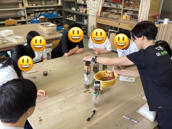 高等部2年 理科(ペットボトルろ過装置を作ろう)