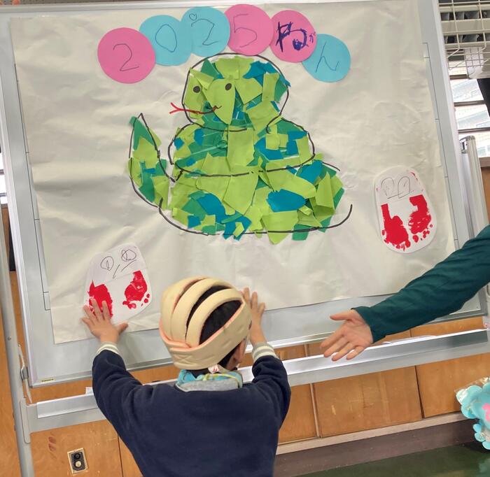 【小学部2年生】1月の壁面