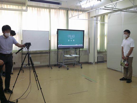 全校集会