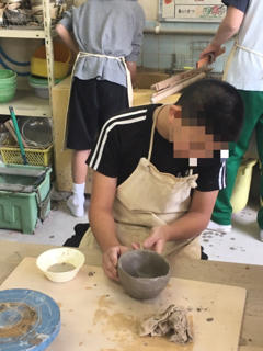 中学部「陶芸」・「木工」制作