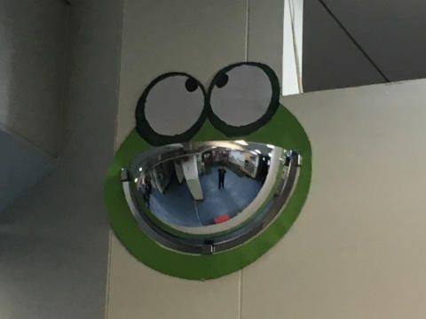 カーブミラーの装飾②