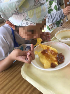 給食に「オムライス」!