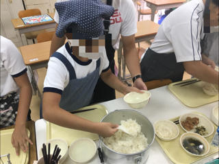 中学部の給食風景!