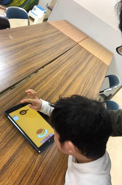 スワイプの練習 【知的障がい教育部門 小学部】
