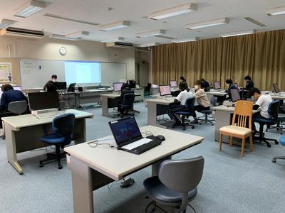 パソコンを使ってタイピング 【知的障がい教育部門 中学部】