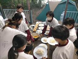 キャンプ実習夕食1-7.jpg