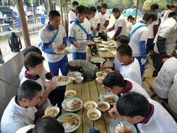 キャンプ実習夕食1-5.jpg