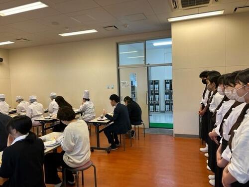 集団調理.jpg