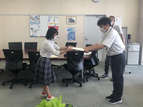 20女子種目別段違い平行棒.jpg