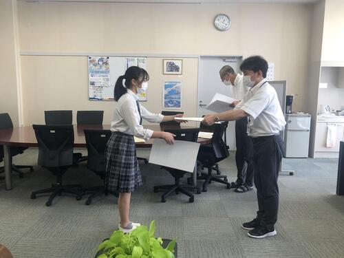 19女子個人総合2位.jpg