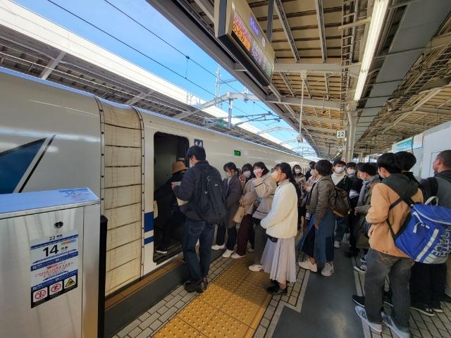 奇数クラス、新幹線に乗車