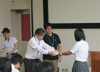 生徒集会01.jpg