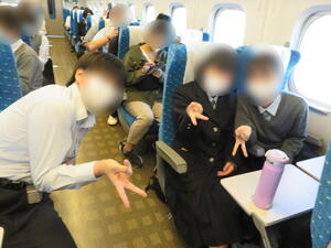 行き新幹線2.JPG