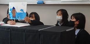 １２／２（木）３年生「子どもの発達と保育」紙芝居発表会を実施