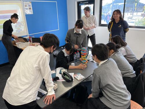 海外語学研修26 ESLの授業でジェンガをしました!