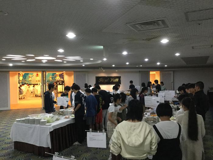 10月20日（日）43期生修学旅行第4日目 今朝は曇り空、7時に朝食バイキングが始まりました。