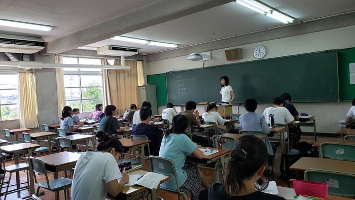 7月29 日(月)3年生の政治経済の夏季講習など