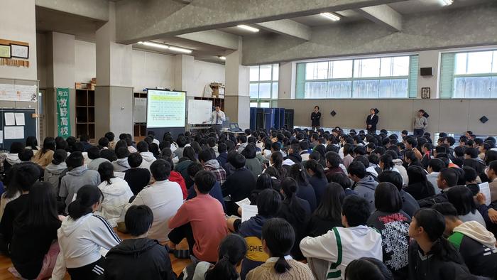 11月13日(水)2年生(43期生)も進路講演会を行いました