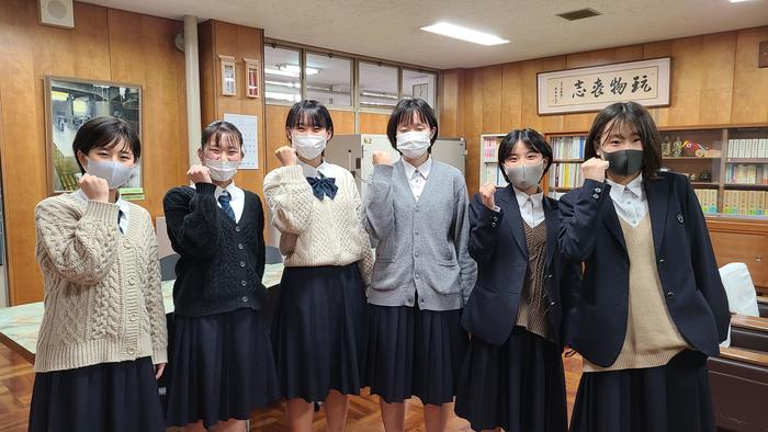 11月18日(水)昼休みに女子バスケットボール部の2年生が応援依頼に校長室に来訪。