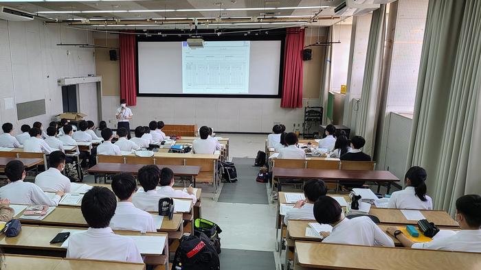 10月1日(金)3年生の国公立大学進学希望者に合格へ向けた説明会