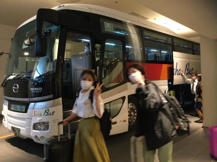 3月24日（水）第44期修学旅行第3日 関西国際空港帰着組の1、5、8組は、朝食を終え、8時30分にホテルを出発しました。