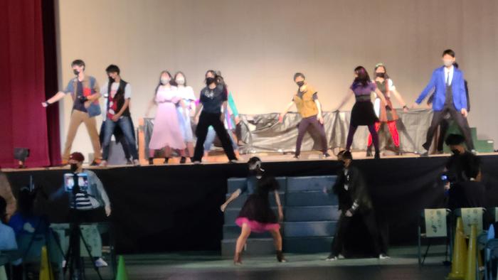 9月10日（金）第46回『牧高祭』2日目④～3年生演劇の最後の演目はダンスで大盛り上がり