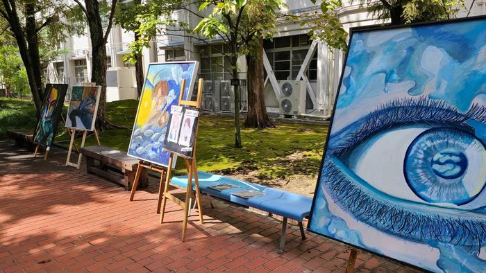 9月9日（木）第46回『牧高祭』1日目⑤～美術部の作品展示も中庭で