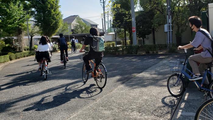 8月19日(水)連日の陽光眩しい朝 登校指導に加わりました。