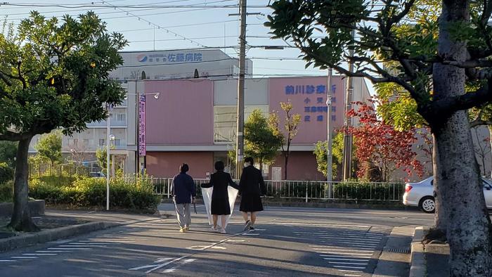 11月15日（金）懇談週間最終日～女子バスケットボール部は今日も校外清掃に