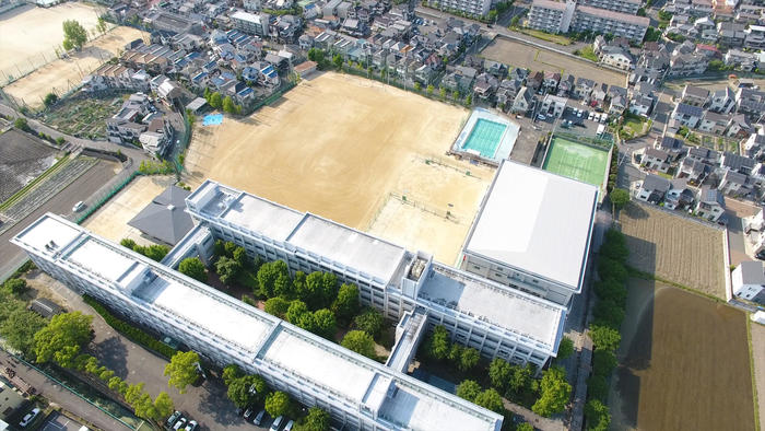 現在、10月26日（日）に開催する中学生向け学校説明会の参加申込みを受付け中です。WEBでご登録ください。