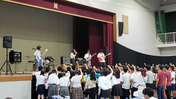9月8日(日)牧高祭2日目開催~体育館(1ステ)は、軽音楽部のLIVEでスタート