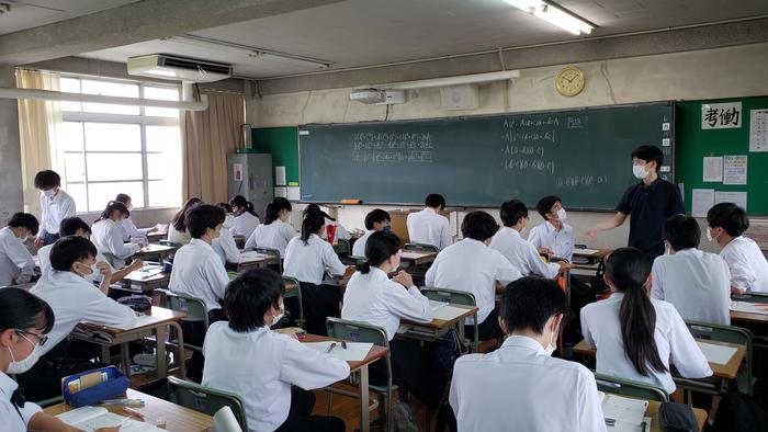 6月15日(月)授業は、各学年とも順調に行われています~1年生