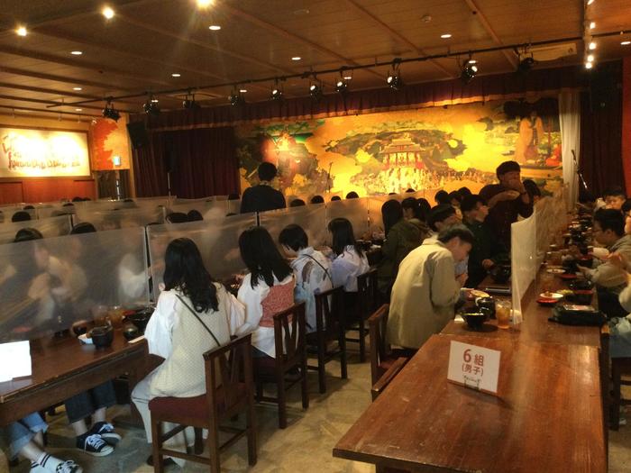 3月22日（月）第44期修学旅行第1日 1、2、3、4、6、7組は、首里天楼別邸で昼食を取りました